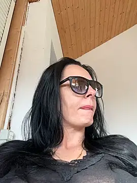 MiriamDelyn online show from 04/19/26, 02:40