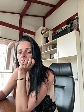 MiriamDelyn online show from 06/07/26, 11:59