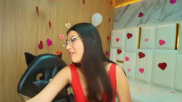 Snapshot of dani_tf chatting on 02/15/26, 01:21 dani tf online show from 02/15/26, 01:21