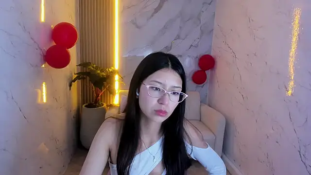 Snapshot of dani_tf chatting on 02/16/26, 12:48 dani tf online show from 02/16/26, 12:48