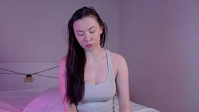 Snapshot of gwenonl1ne chatting on 04/22/26, 01:07 gwenonl1ne online show from 04/22/26, 01:07