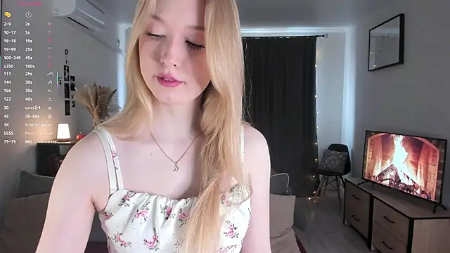 AmyLouWood online show from 02/18/26, 06:33