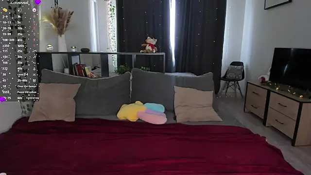 AmyLouWood online show from 04/10/26, 09:49