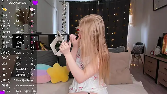 AmyLouWood online show from 04/14/26, 09:25