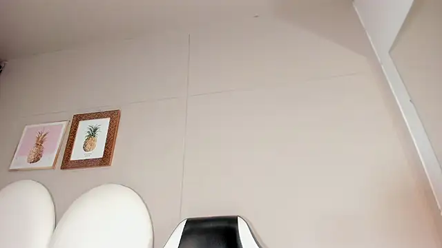 Snapshot of luna_bradley_ chatting on 03/25/26, 12:15 luna bradley online show from 03/25/26, 12:15