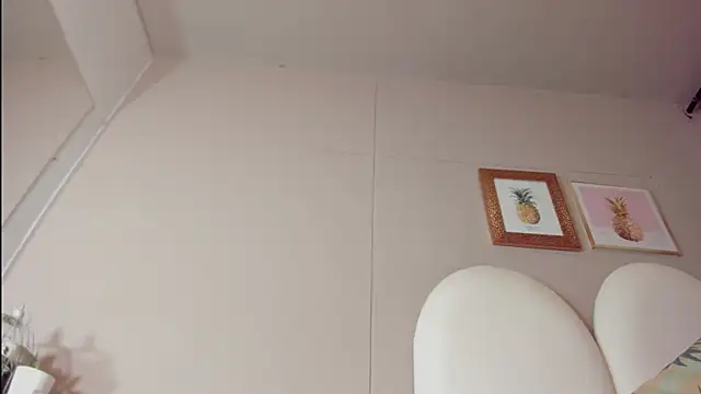 Snapshot of luna_bradley_ chatting on 04/08/26, 12:39 luna bradley online show from 04/08/26, 12:39