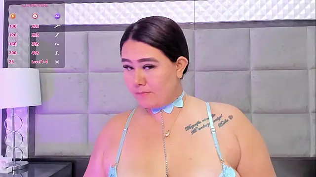 Snapshot of SophieWheeler chatting on 02/22/26, 12:40 SophieWheeler online show from 02/22/26, 12:40