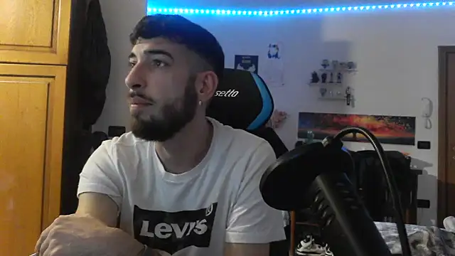 Snapshot of maestroboris95 chatting on 02/07/26, 07:44 maestroboris95 online show from 02/07/26, 07:44