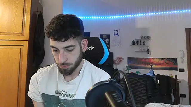 Snapshot of maestroboris95 chatting on 02/17/26, 10:34 maestroboris95 online show from 02/17/26, 10:34