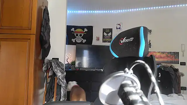 Snapshot of maestroboris95 chatting on 02/15/26, 10:47 maestroboris95 online show from 02/15/26, 10:47