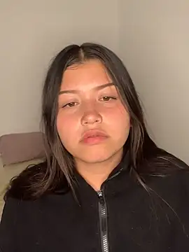 Snapshot of Damn__Love chatting on 02/21/26, 10:56 Damn Love online show from 02/21/26, 10:56