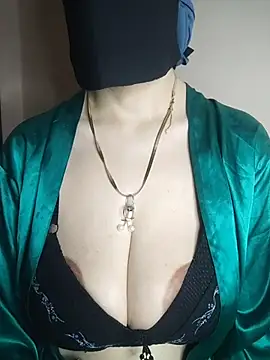 Snapshot of Nada_Oh chatting on 06/16/26, 04:34 Nada Oh online show from 06/16/26, 04:34