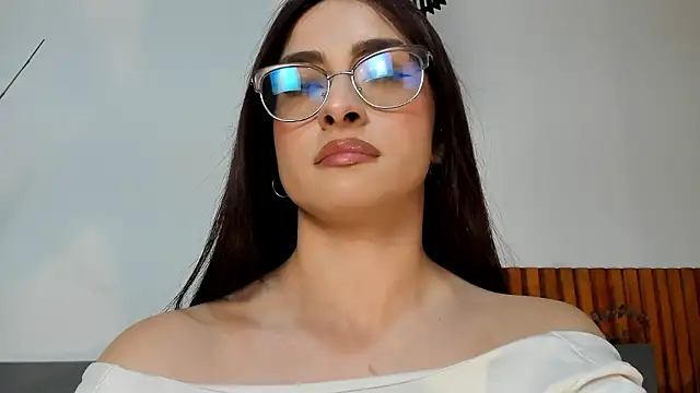 AndraCyruss online show from 03/10/26, 11:53