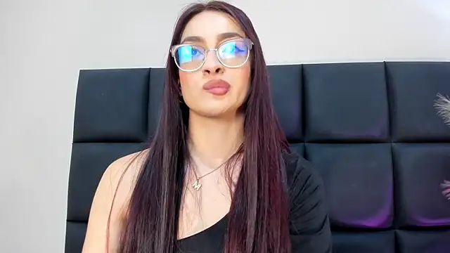 AndraCyruss online show from 02/10/26, 10:42