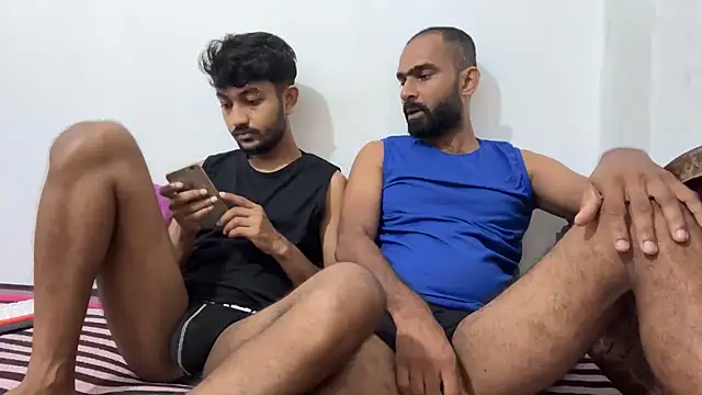 Snapshot of DesiDaddyandSon chatting on 05/31/26, 11:05 DesiDaddyandSon online show from 05/31/26, 11:05