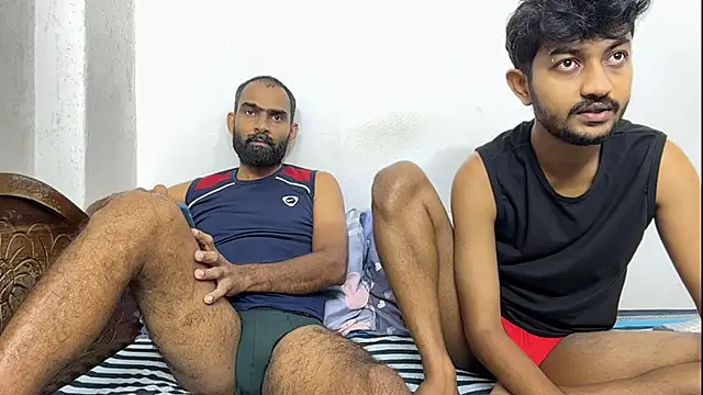 Snapshot of DesiDaddyandSon chatting on 06/19/26, 02:50 DesiDaddyandSon online show from 06/19/26, 02:50