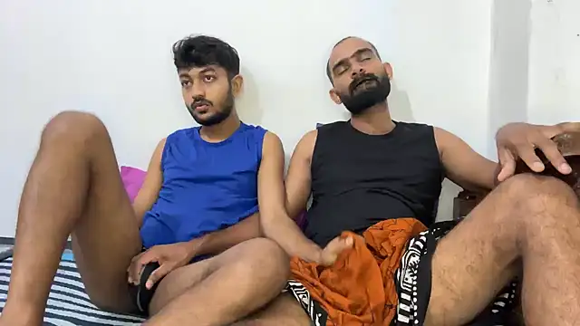 Snapshot of DesiDaddyandSon chatting on 06/04/26, 03:00 DesiDaddyandSon online show from 06/04/26, 03:00