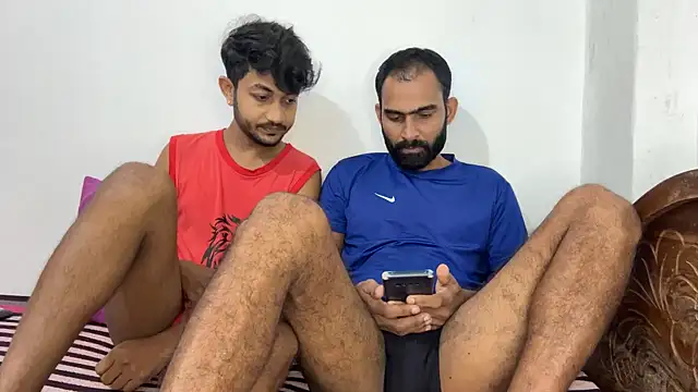 Snapshot of DesiDaddyandSon chatting on 05/14/26, 02:30 DesiDaddyandSon online show from 05/14/26, 02:30