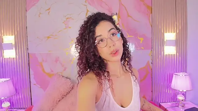 Woo isDaphne online show from 04/02/26, 10:49