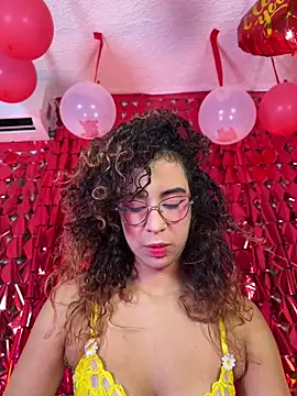 Woo isDaphne online show from 02/11/26, 12:10