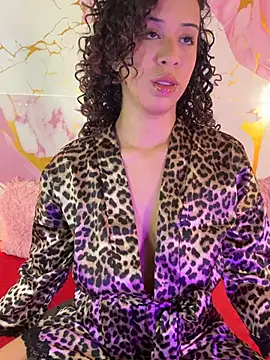 Snapshot of Woo_isDaphne chatting on 06/20/26, 10:59 Woo isDaphne online show from 06/20/26, 10:59