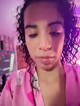 Woo isDaphne online show from 03/26/26, 10:51