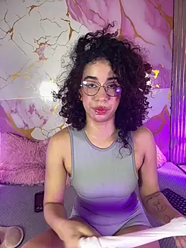 Woo isDaphne online show from 04/13/26, 10:58