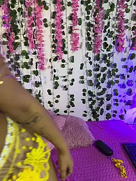 Woo isDaphne online show from 02/26/26, 11:05