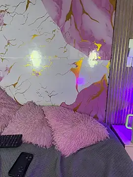 Snapshot of Woo_isDaphne chatting on 07/03/26, 11:22 Woo isDaphne online show from 07/03/26, 11:22