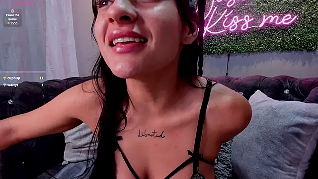 Snapshot of danielebeck chatting on 02/27/26, 10:20 danielebeck online show from 02/27/26, 10:20