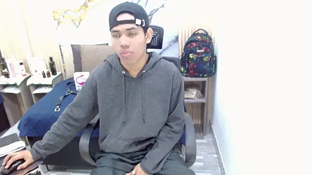 DaviidBuckx  online show from 06/04/26, 02:49