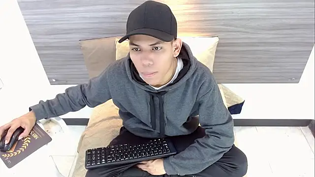 DaviidBuckx  online show from 04/29/26, 02:16