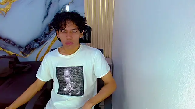 Snapshot of DaviidBuckx_ chatting on 02/26/26, 02:33 DaviidBuckx online show from 02/26/26, 02:33