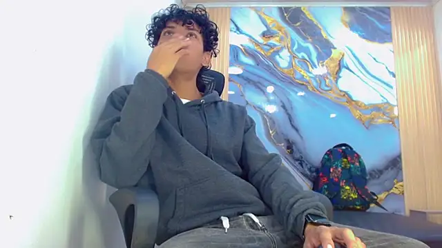 Snapshot of DaviidBuckx_ chatting on 02/22/26, 02:03 DaviidBuckx online show from 02/22/26, 02:03