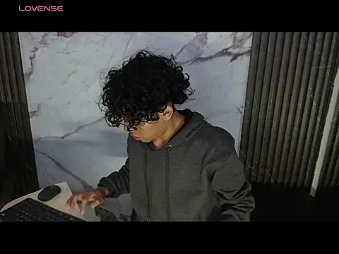 Snapshot of DaviidBuckx_ chatting on 02/22/26, 02:08 DaviidBuckx online show from 02/22/26, 02:08