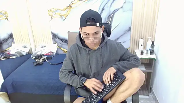 DaviidBuckx  online show from 05/10/26, 03:21