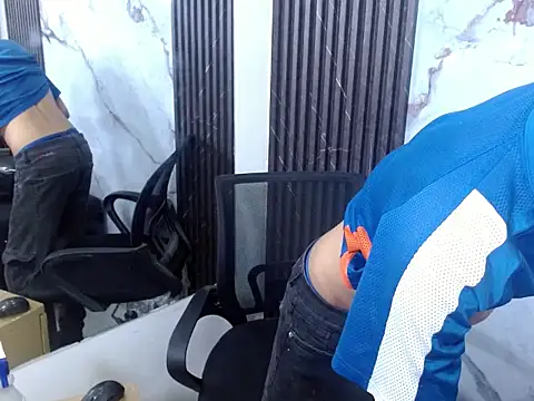 Snapshot of DaviidBuckx_ chatting on 02/11/26, 05:40 DaviidBuckx online show from 02/11/26, 05:40