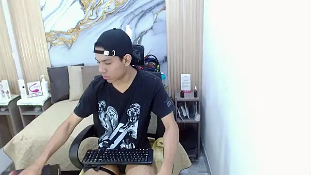 DaviidBuckx  online show from 06/03/26, 02:34