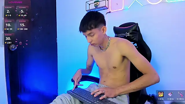 light eyes  online show from 02/11/26, 01:00