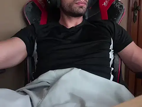 Snapshot of Stefan_dot chatting on 02/17/26, 03:48 Stefan dot online show from 02/17/26, 03:48