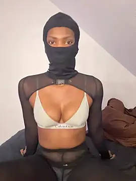 Snapshot of KiaraAmara chatting on 02/16/26, 07:12 KiaraAmara online show from 02/16/26, 07:12