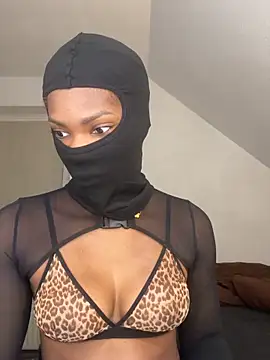 Snapshot of KiaraAmara chatting on 02/14/26, 06:19 KiaraAmara online show from 02/14/26, 06:19