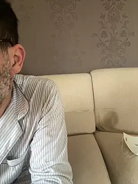 Snapshot of trombaio chatting on 02/23/26, 12:17 trombaio online show from 02/23/26, 12:17