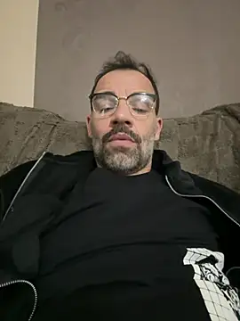 Snapshot of trombaio chatting on 02/08/26, 12:52 trombaio online show from 02/08/26, 12:52