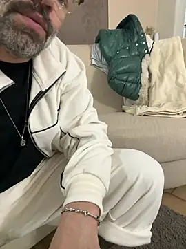 Snapshot of trombaio chatting on 02/24/26, 05:58 trombaio online show from 02/24/26, 05:58