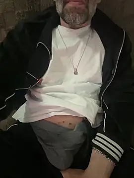 Snapshot of trombaio chatting on 03/06/26, 04:24 trombaio online show from 03/06/26, 04:24