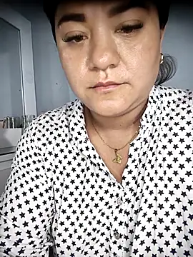 Snapshot of tania_queen chatting on 02/19/26, 11:34 tania queen online show from 02/19/26, 11:34