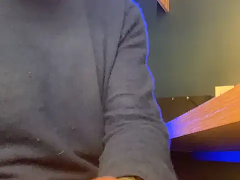 Snapshot of daddyffpig chatting on 02/13/26, 05:02 daddyffpig online show from 02/13/26, 05:02