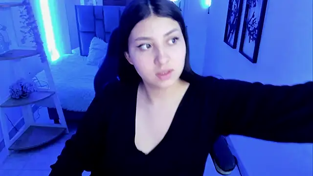 bloom winxx online show from 02/18/26, 03:04