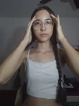 Snapshot of isaaabelaaa chatting on 03/02/26, 10:55 isaaabelaaa online show from 03/02/26, 10:55